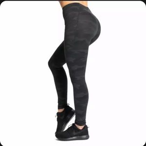 All in Motion™ Women's Premium Elongate Ultra High-Rise Black Camo